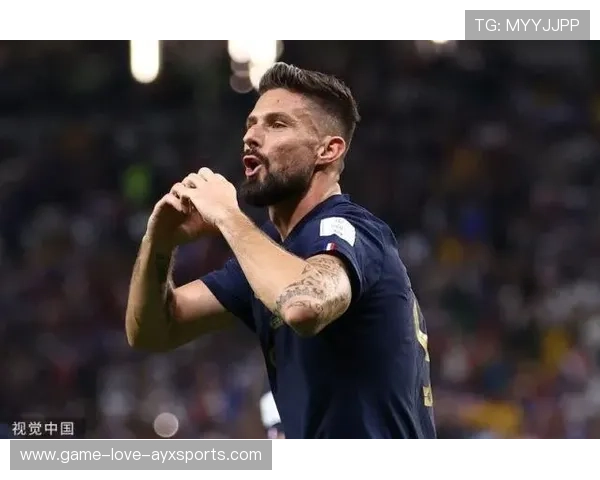 吉鲁补射门前抢点成比赛转折